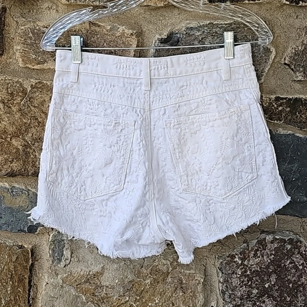 Free People High Waist Embroidered Floral Cut Off Short in White Waist Size 27